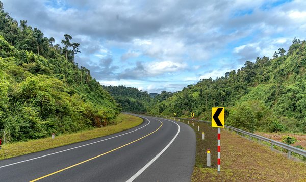 Maximizing Windshield Defrosting Efficiency in Freezing Temperatures: Essential Tips for Cold Weather Performance